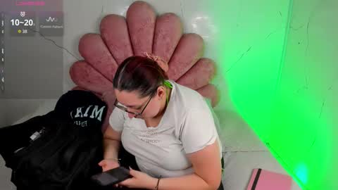 Anni online show from February 6, 2026, 10:24 pm