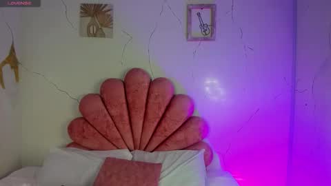 Anni online show from February 17, 2026, 11:00 pm