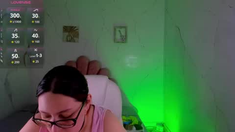 Snapshot of niickyjones chatting on April 18, 2026, 12:25 am Anni online show from April 18, 2026, 12:25 am