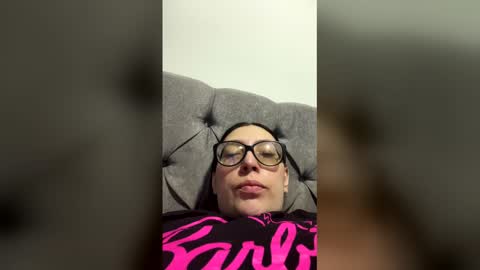 Snapshot of niickyjones chatting on April 29, 2026, 2:37 am Anni online show from April 29, 2026, 2:37 am