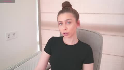 Snapshot of nikaletta chatting on May 13, 2026, 9:39 am Nika online show from May 13, 2026, 9:39 am