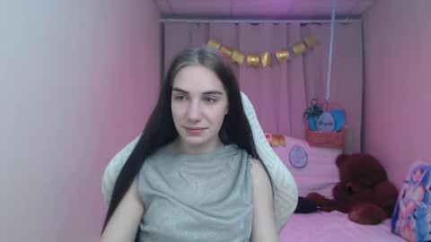 nikastarkk online show from April 13, 2026, 6:57 pm