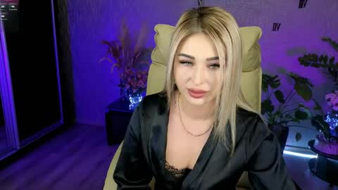 NikaStill  online show from April 19, 2026, 12:43 am