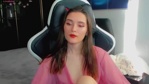 Snapshot of niki_cutes chatting on February 25, 2026, 8:02 am niki_cutes online show from February 25, 2026, 8:02 am