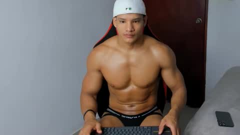 Snapshot of niki_marti chatting on September 30, 2025, 12:32 pm niki online show from September 30, 2025, 12:32 pm