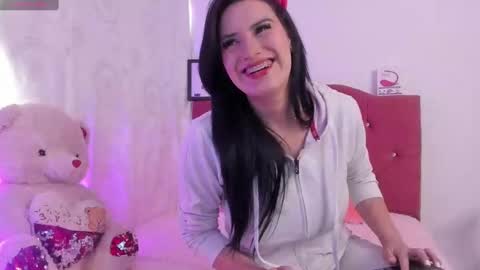 Snapshot of nikii_28 chatting on September 12, 2025, 9:59 pm Nikii  online show from September 12, 2025, 9:59 pm