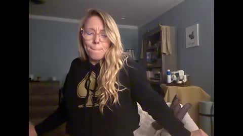 Snapshot of nikkib653466 chatting on May 22, 2026, 10:26 pm nikkib653466 online show from May 22, 2026, 10:26 pm