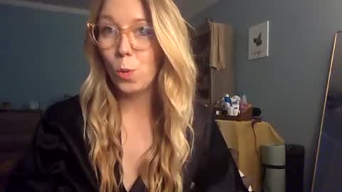 nikkib653466 online show from July 10, 2026, 6:10 pm