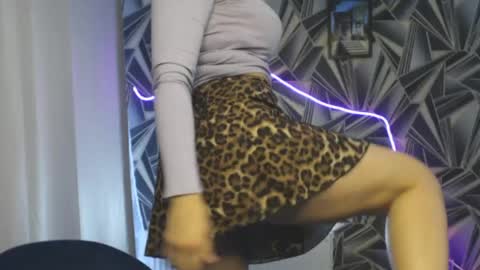 nikkikiss___ online show from May 13, 2026, 12:19 am