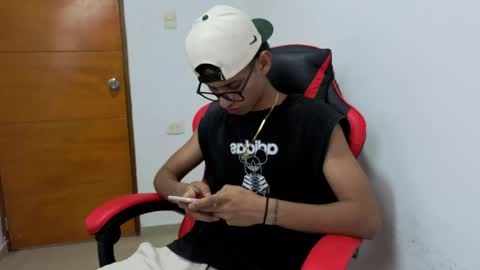 niklaus_wolf online show from March 23, 2026, 4:38 am