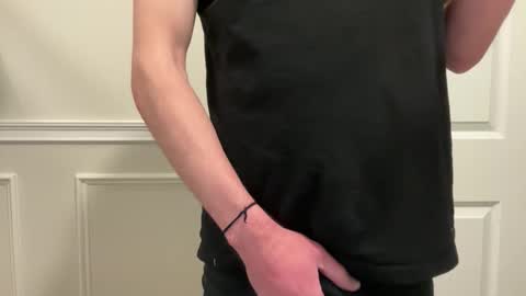 Snapshot of niko9inches chatting on February 12, 2026, 8:37 pm niko9inches online show from February 12, 2026, 8:37 pm