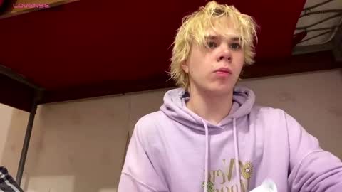 Snapshot of nikolasbucks chatting on December 13, 2025, 9:09 pm nikolasbucks online show from December 13, 2025, 9:09 pm