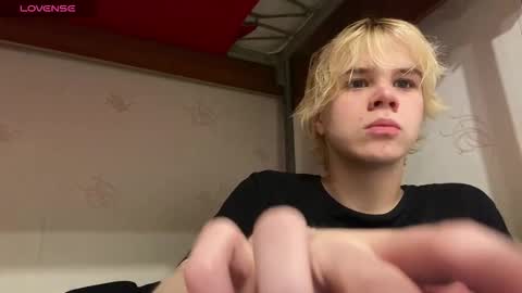 Snapshot of nikolasbucks chatting on December 14, 2025, 7:18 pm nikolasbucks online show from December 14, 2025, 7:18 pm