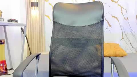 Snapshot of nikolay_gregori chatting on January 19, 2026, 3:43 am online show from January 19, 2026, 3:43 am