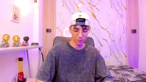 Snapshot of nikolay_gregori chatting on February 6, 2026, 4:17 am online show from February 6, 2026, 4:17 am