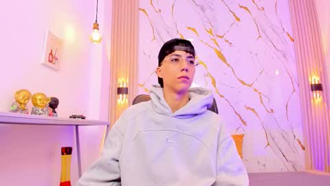 Snapshot of nikolay_gregori chatting on February 10, 2026, 3:32 am online show from February 10, 2026, 3:32 am