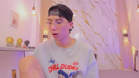 Snapshot of nikolay_gregori chatting on March 3, 2026, 4:29 am online show from March 3, 2026, 4:29 am