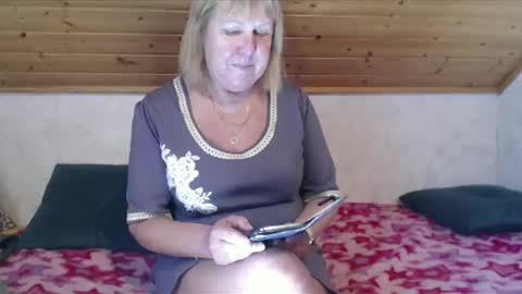 Snapshot of nikole111 chatting on May 8, 2026, 9:25 am Nikole1 online show from May 8, 2026, 9:25 am