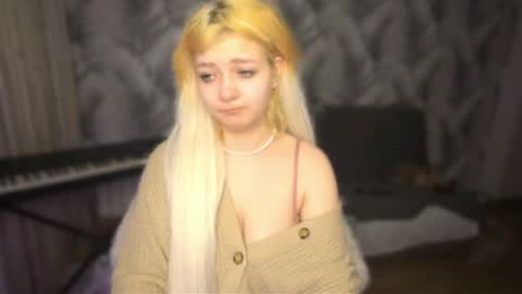 nikoli_naw online show from April 27, 2026, 9:02 pm