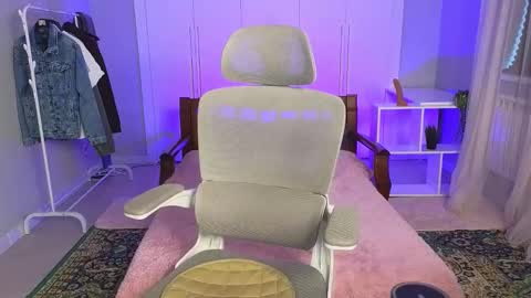 Snapshot of nikompell chatting on February 26, 2025, 8:04 am niko online show from February 26, 2025, 8:04 am