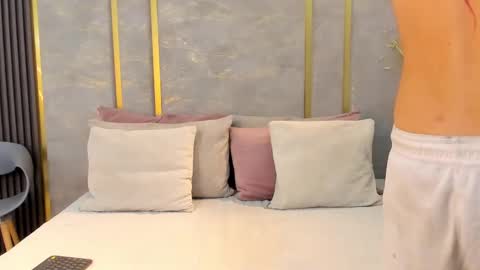 Niko Stone online show from November 6, 2025, 4:46 am