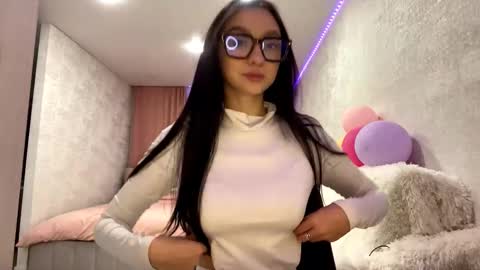 Margot online show from November 21, 2025, 5:22 pm