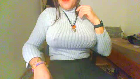 Snapshot of nina8383 chatting on February 13, 2026, 12:06 am nina8383 online show from February 13, 2026, 12:06 am