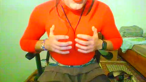 Snapshot of nina8383 chatting on February 23, 2026, 12:41 am nina8383 online show from February 23, 2026, 12:41 am