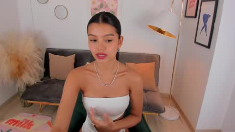 NINA online show from February 12, 2025, 7:13 pm