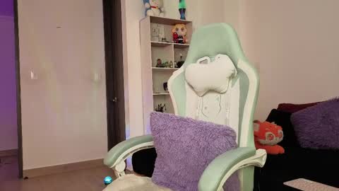 Nina Neon Nostrade online show from April 16, 2026, 10:23 pm