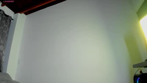 Snapshot of nina_fuentes chatting on October 3, 2025, 11:24 pm Catalina online show from October 3, 2025, 11:24 pm