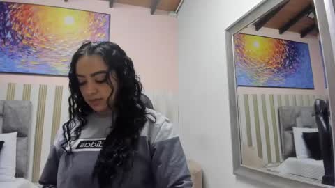 Snapshot of nina_glow_ chatting on April 22, 2026, 11:12 am nina_glow_ online show from April 22, 2026, 11:12 am