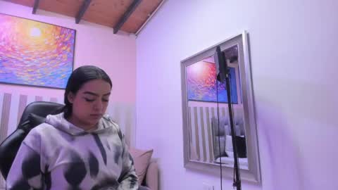 Snapshot of nina_glow_ chatting on April 23, 2026, 11:20 am nina_glow_ online show from April 23, 2026, 11:20 am