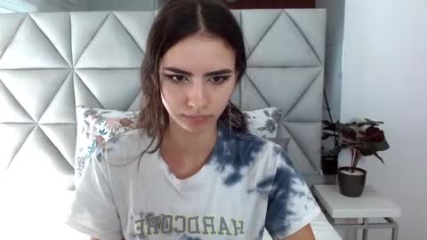 Snapshot of nina_pons chatting on December 7, 2024, 5:53 pm Nina online show from December 7, 2024, 5:53 pm