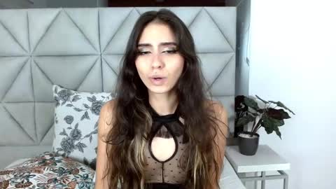 Snapshot of nina_pons chatting on December 24, 2024, 12:55 am Nina online show from December 24, 2024, 12:55 am