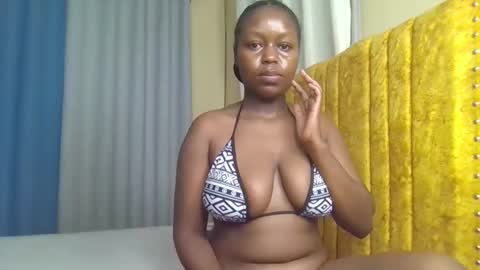 Snapshot of nina_ray1 chatting on October 30, 2025, 2:13 am Nina online show from October 30, 2025, 2:13 am