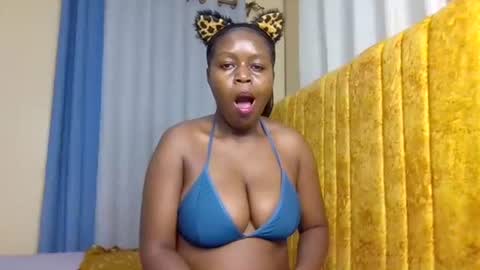 Snapshot of nina_ray1 chatting on November 6, 2025, 1:39 am Nina online show from November 6, 2025, 1:39 am