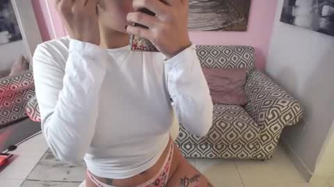 Snapshot of nina_smalls chatting on September 12, 2025, 12:16 pm Nina online show from September 12, 2025, 12:16 pm
