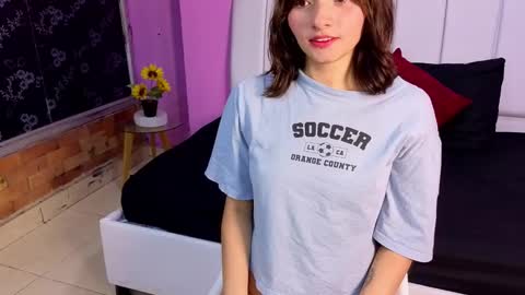 Nina online show from November 6, 2025, 8:43 pm