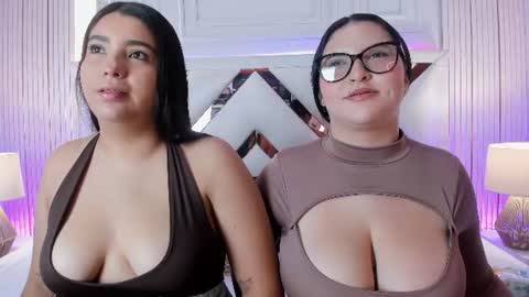 Snapshot of ninablooms01 chatting on July 18, 2026, 3:38 pm Nina online show from July 18, 2026, 3:38 pm