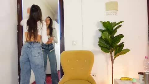 NinaCrystal online show from March 22, 2026, 8:18 am