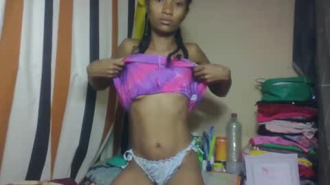 Snapshot of ninaeaa chatting on April 4, 2026, 7:33 pm ninaeaa online show from April 4, 2026, 7:33 pm