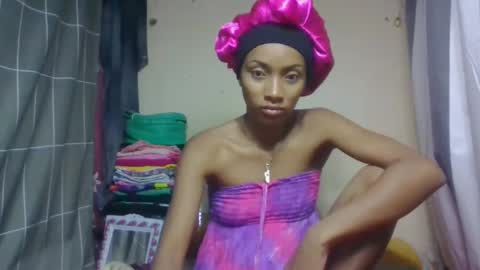 Snapshot of ninaeaa chatting on April 6, 2026, 9:27 pm ninaeaa online show from April 6, 2026, 9:27 pm