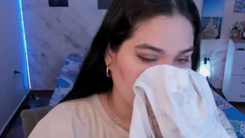 NinaFuentes online show from May 6, 2026, 4:08 am