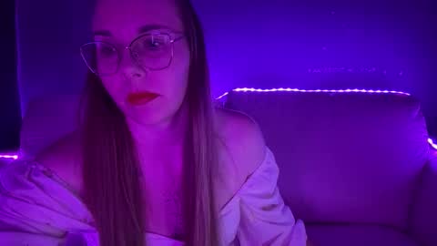 Snapshot of ninaglow_ chatting on September 9, 2025, 6:40 pm ninaglow_ online show from September 9, 2025, 6:40 pm