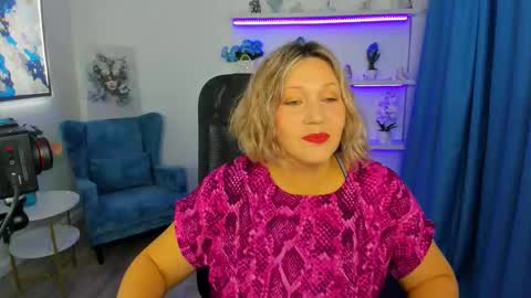 ninastarle online show from November 9, 2025, 4:55 am