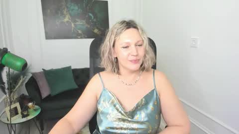 Snapshot of ninastarle chatting on March 17, 2026, 10:40 am ninastarle online show from March 17, 2026, 10:40 am