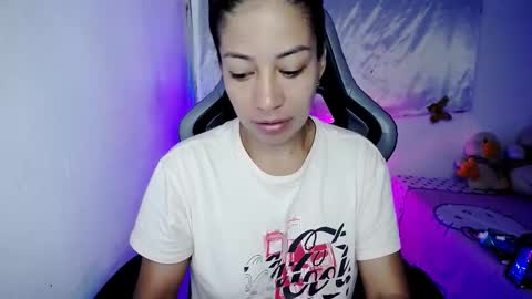 ninatinydoll1 online show from February 15, 2026, 11:19 am