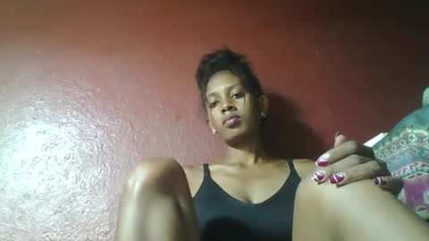 ninie246746 online show from February 10, 2025, 2:05 pm