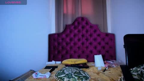 Snapshot of ninna_dee chatting on December 8, 2024, 11:03 am nina dee online show from December 8, 2024, 11:03 am